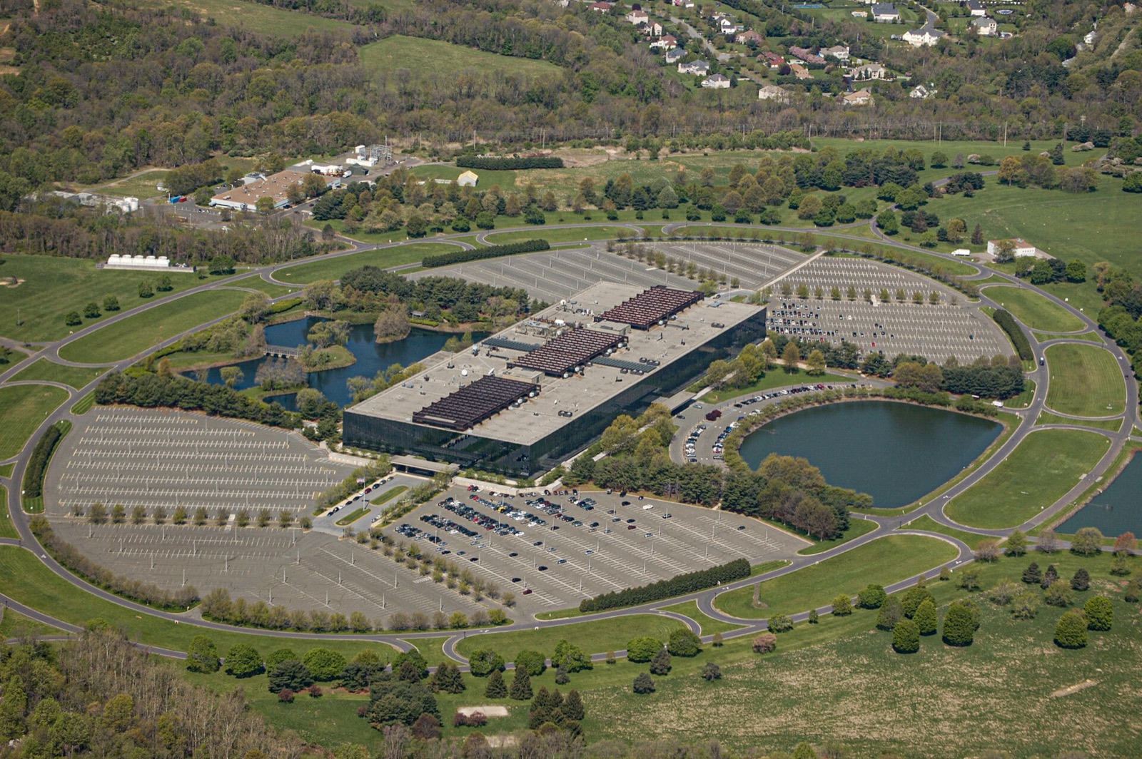 The laboratory built like a mirror in New Jersey, United States