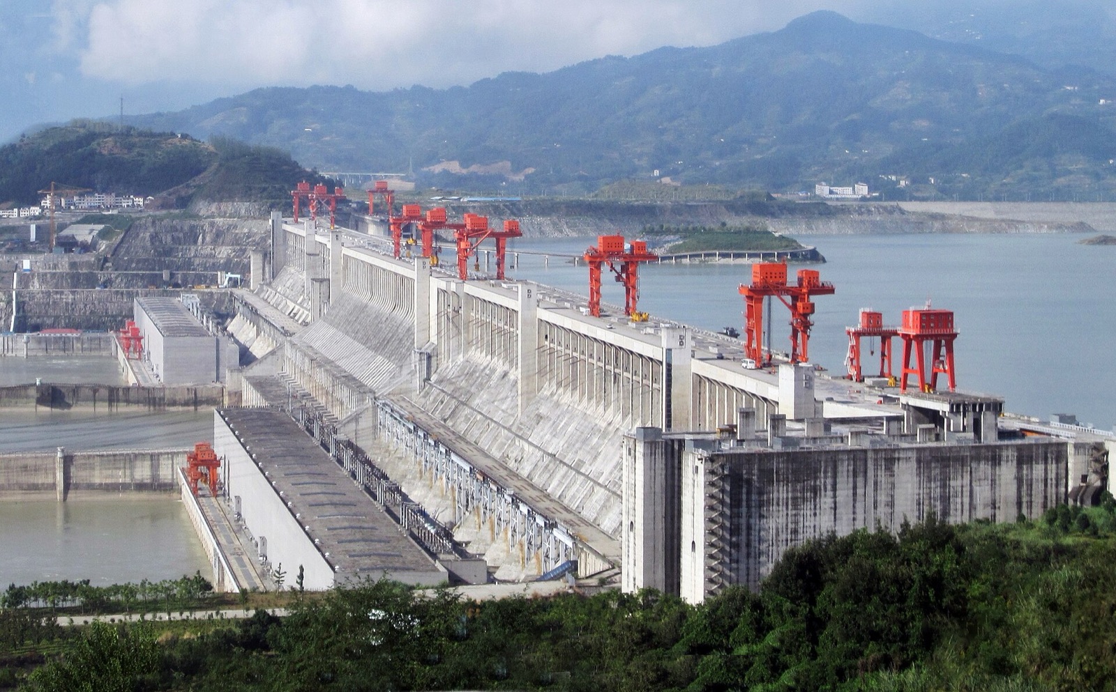 Three Gorges Dam in People's Republic of China
